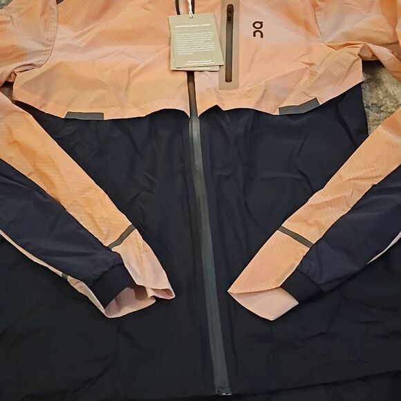 On running womens weather jacket lumos woodrose black Size xs. New with tags - Picture 6 of 10